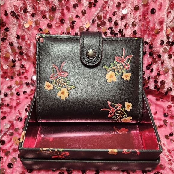 Rare Limited Edition Coach 1941 Metallic PInk Ribbon and Black Trifold Wallet - Picture 1 of 5